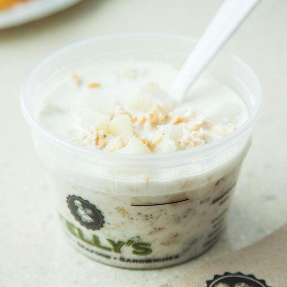Kelly's Roast Beef New England Clam Chowder, Two Quarts