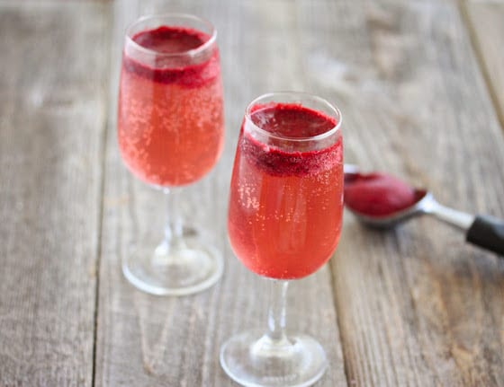 sorbet-champagne-cocktail-mothers-day-brunch-ideas-2016