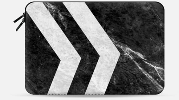 Best Macbook Sleeves & Cases 2017: Black/White